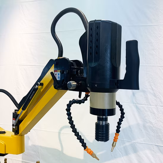 Máquina que golpea ligeramente con la impulsión profesional del motor servo de la protección de la torsión fácil de la operación